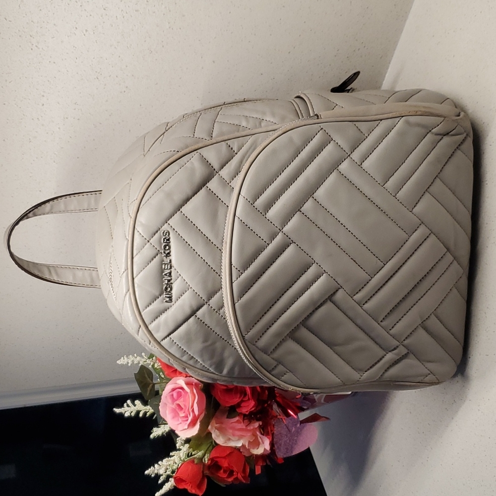 MICHAEL KORS leather backpack (sz M)
